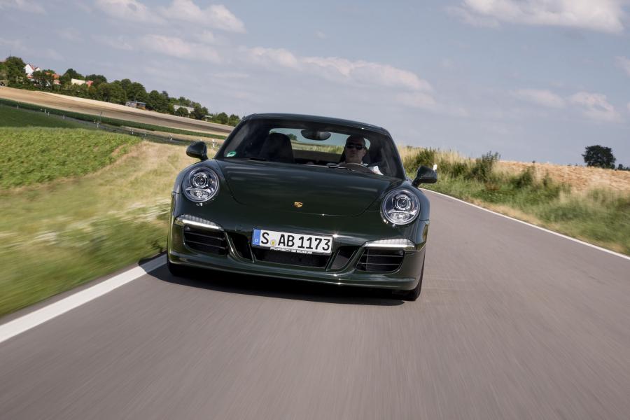  Porsche 911 Club Coupe 2012 года  (фото 6 из 16)